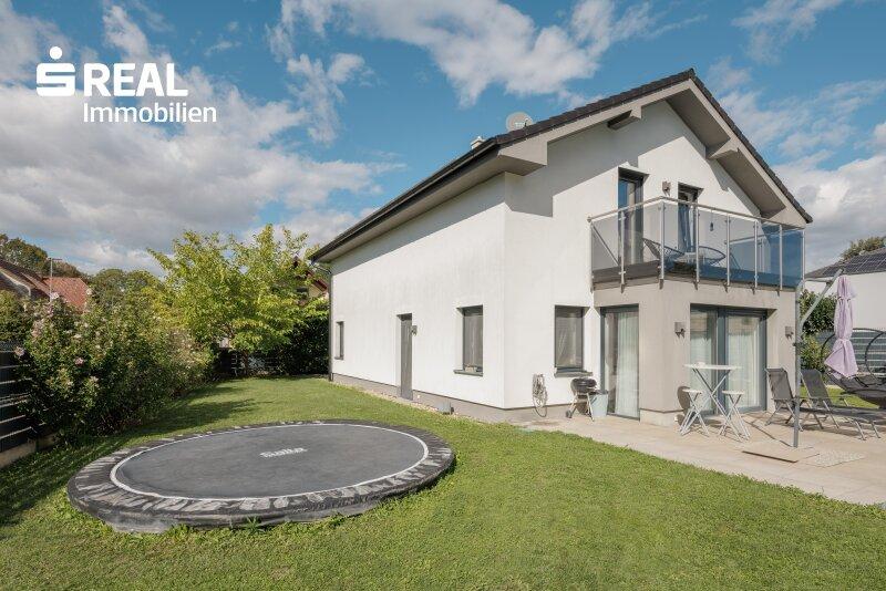 Außenansicht Garten und Haus