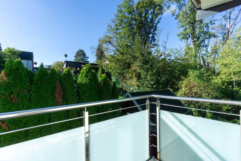 Balkon mit Grünblick