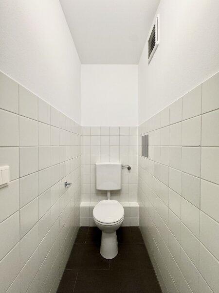 separate Toilette