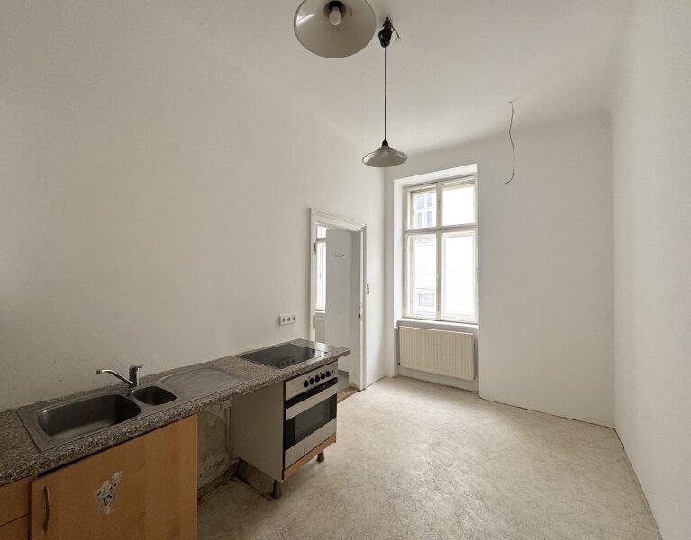 separate Küche mit Fenster