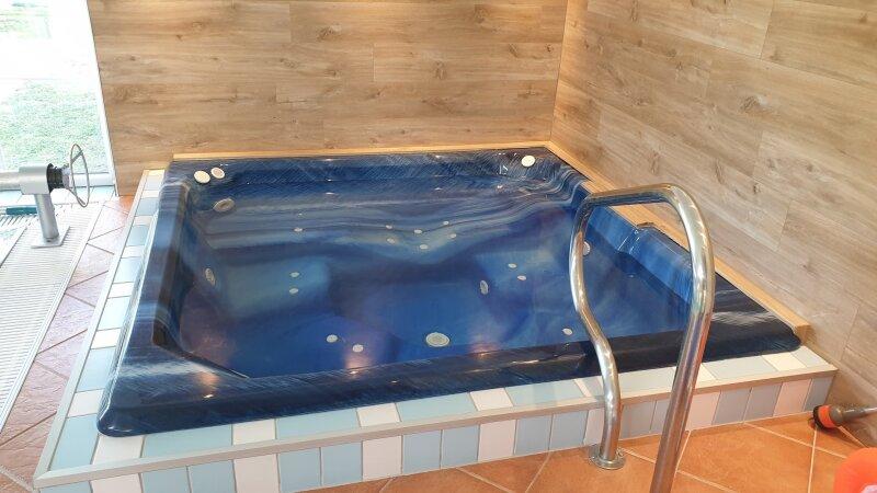 Jacuzzi