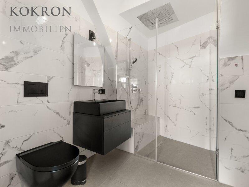 Marmor-Badezimmer Top 4 ebenfalls mit walk-in-Dusche