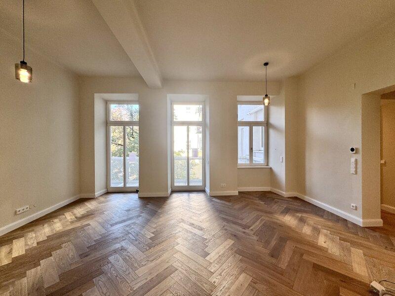 Wohnküche mit Balkon