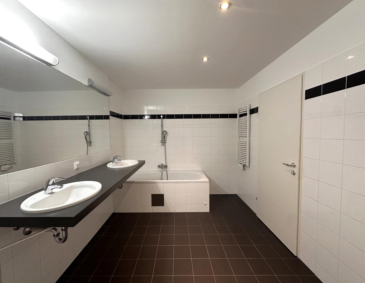 Badezimmer1-2