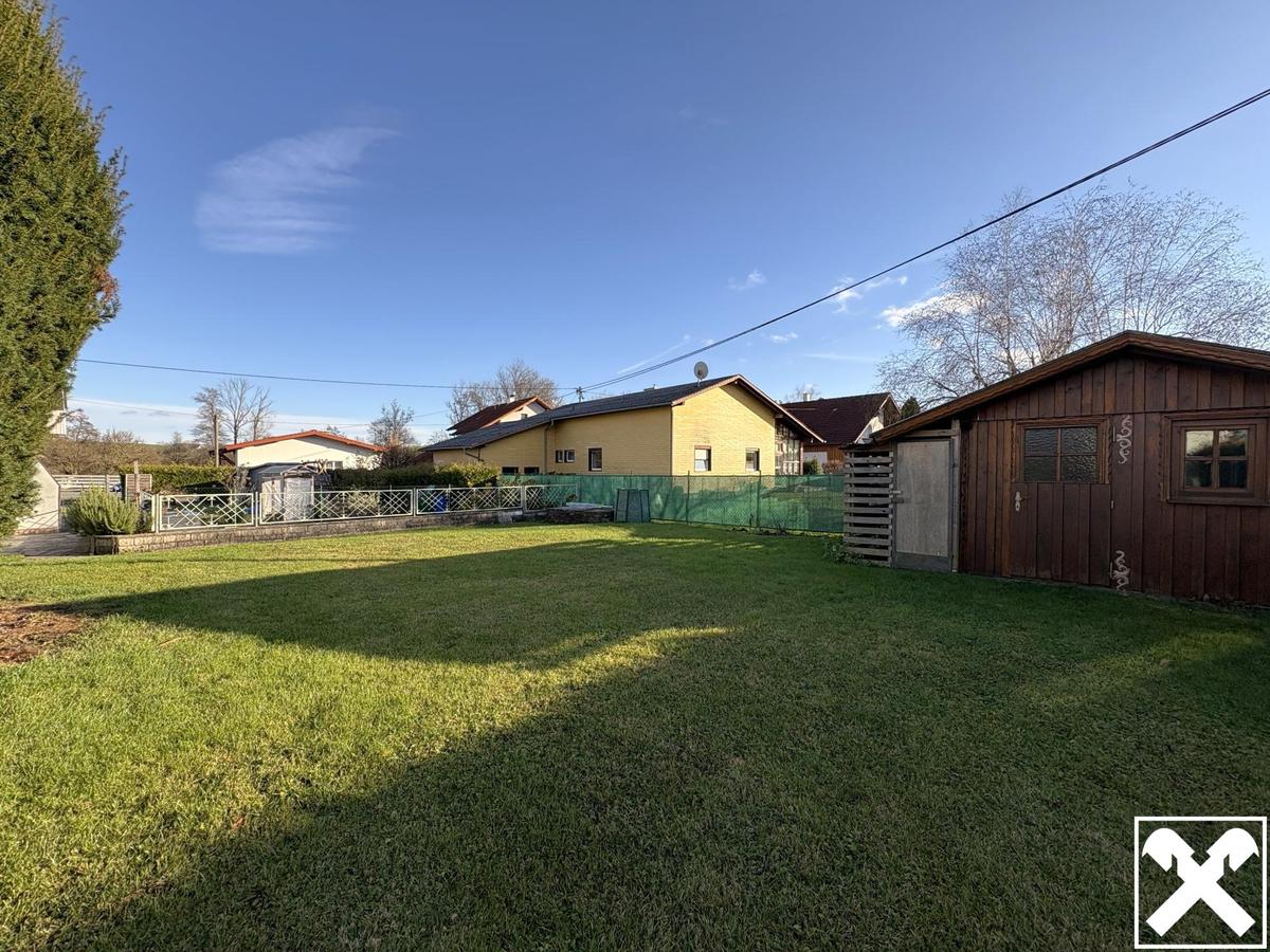 Garten und Gartenhütte