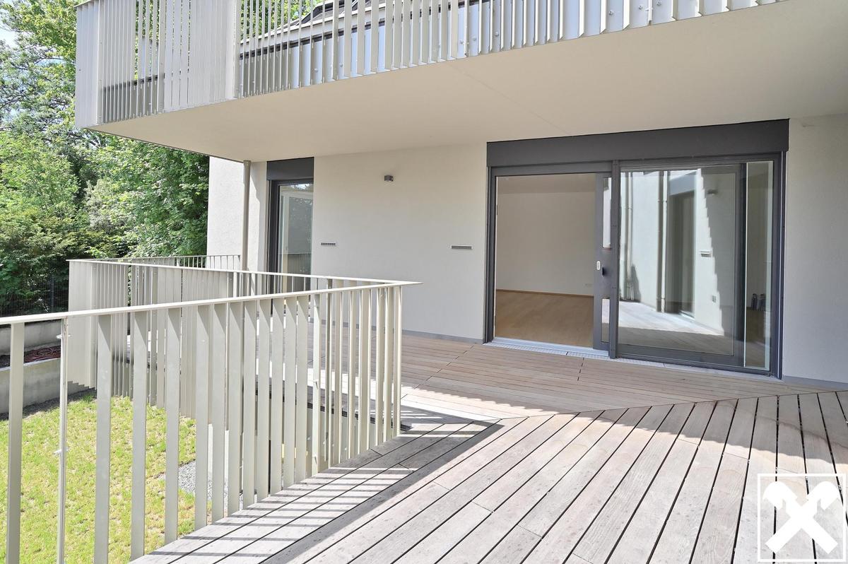 Blick 1 auf Terrasse