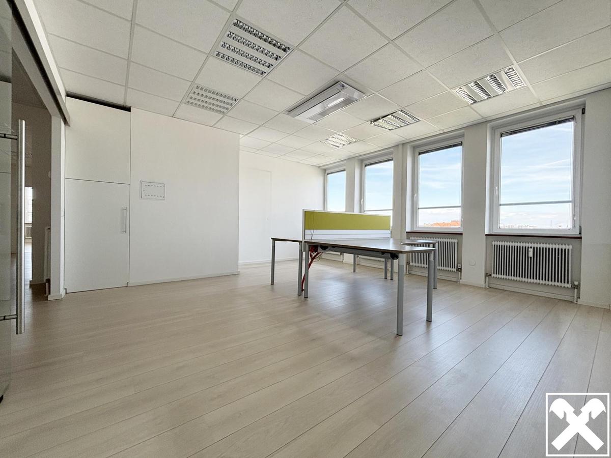 Büro 7
