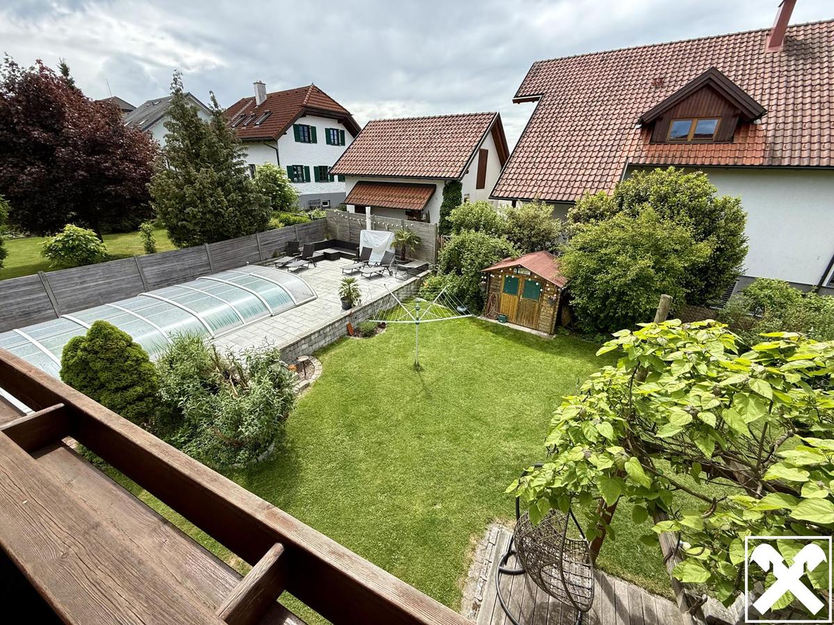 Garten mit Pool