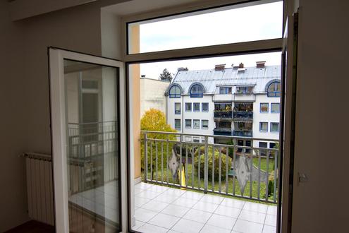 Gepflegte 3 Zimmer-Altbau-Wohnung mit Balkon, zentral in Schallmoos