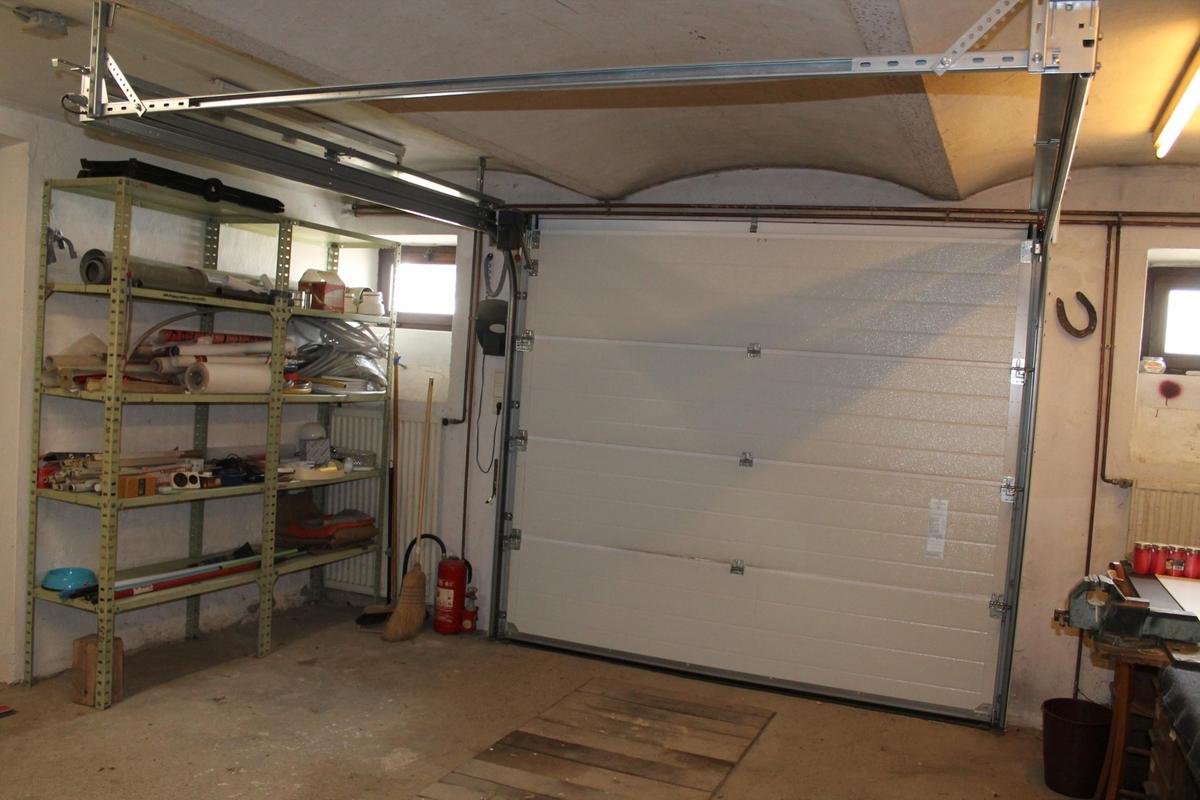27. EFH 2114 Weinsteig - Garage