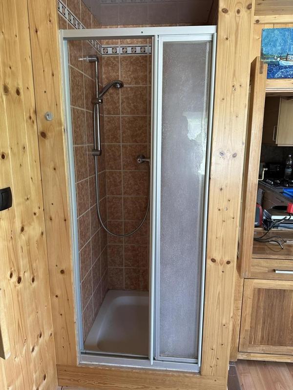 13 Dusche