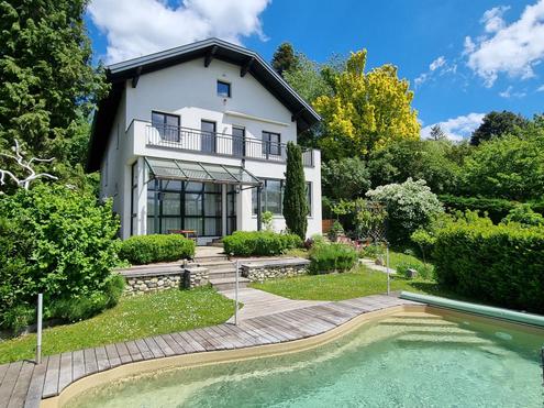 TOPLAGE  - GEPFLEGTES EINFAMILIENHAUS MIT SCHÖNEM AUSBLICK