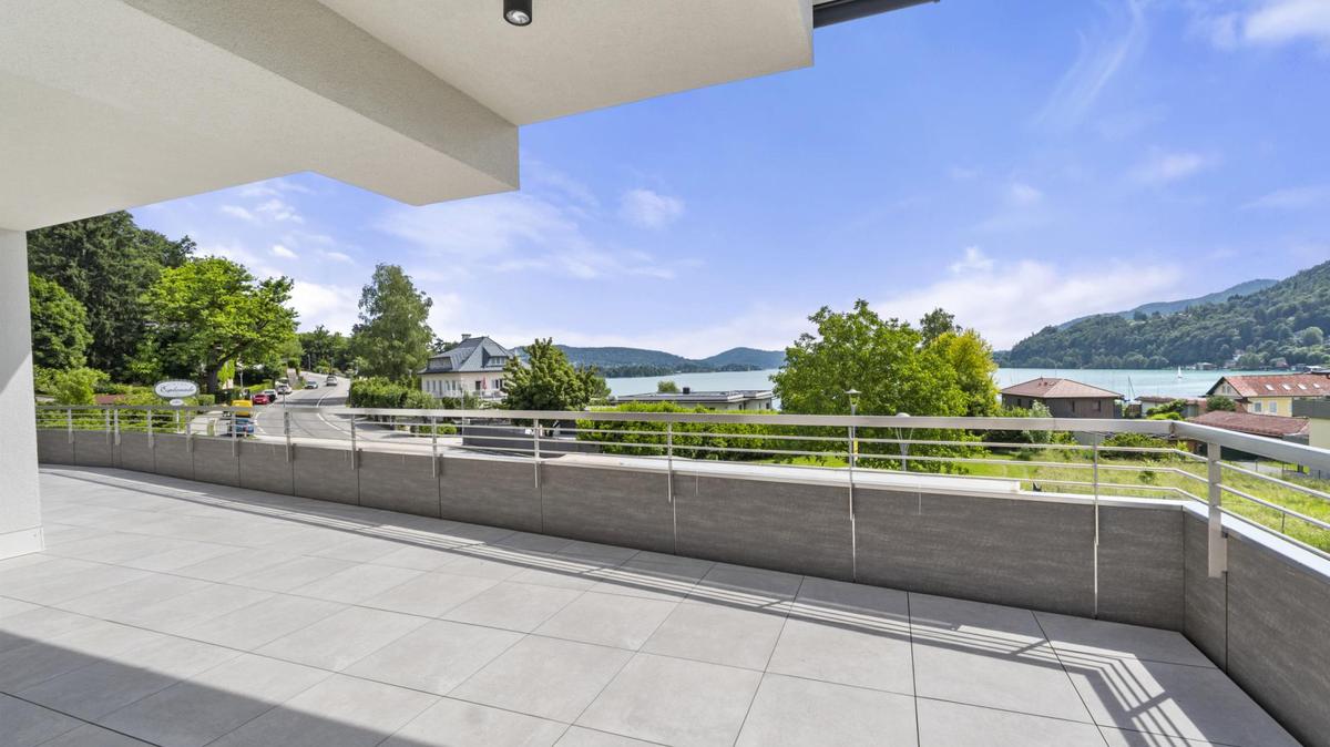 A_Terrasse mit Seeblick