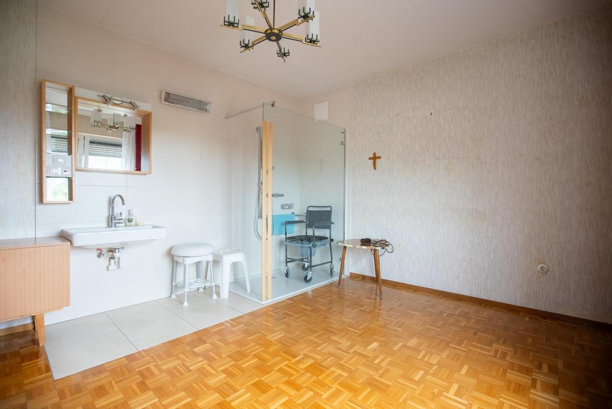 18 Zimmer OG