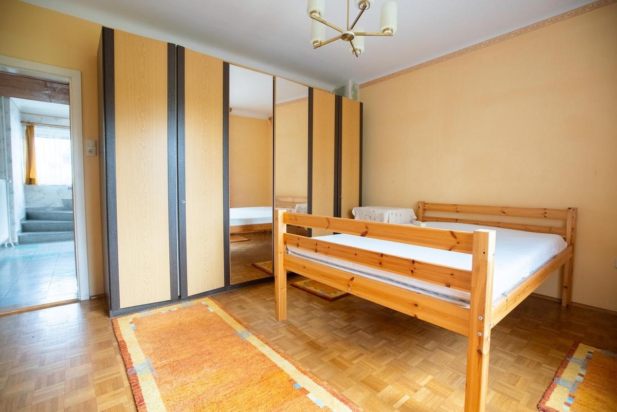 11 Zimmer EG