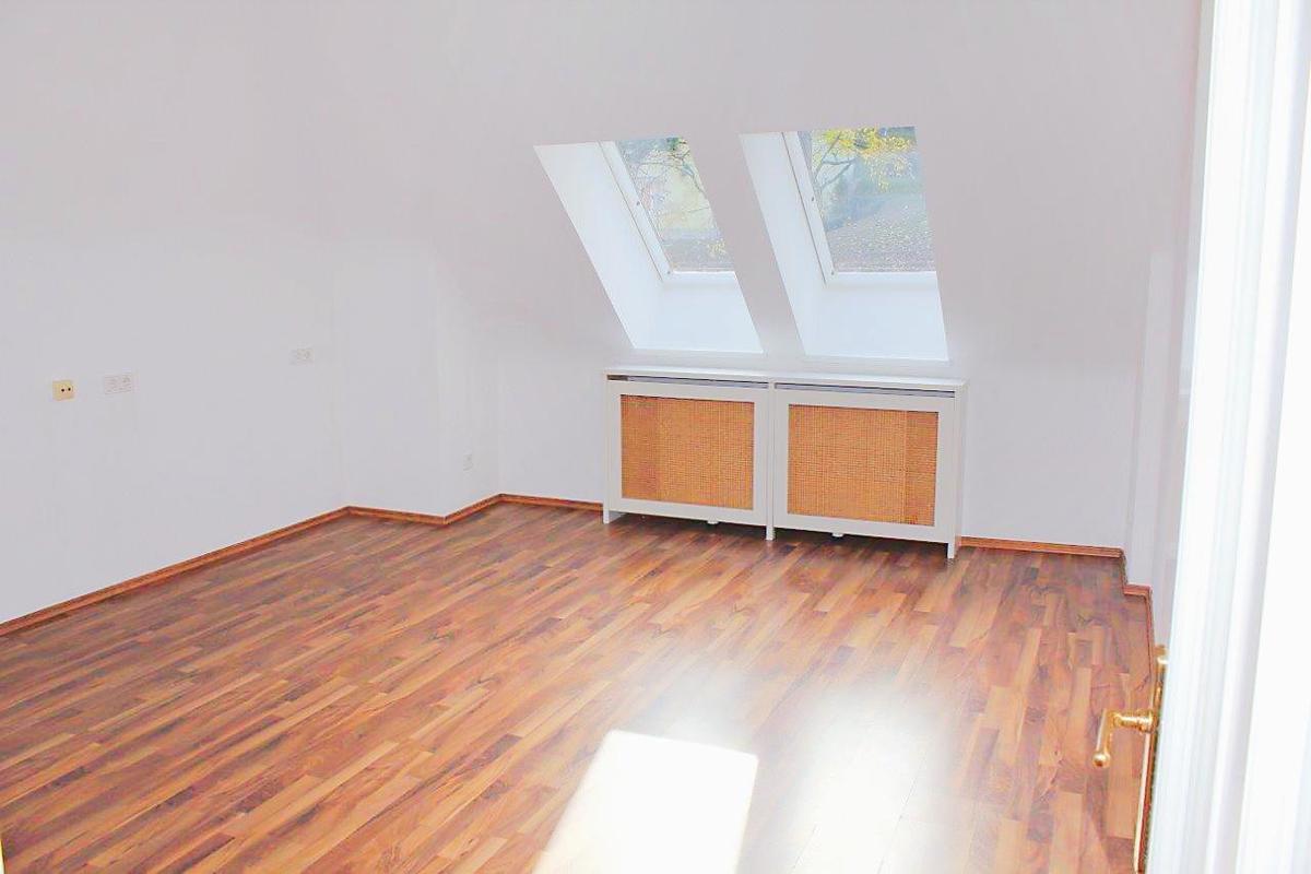 Schlafzimmer (2)