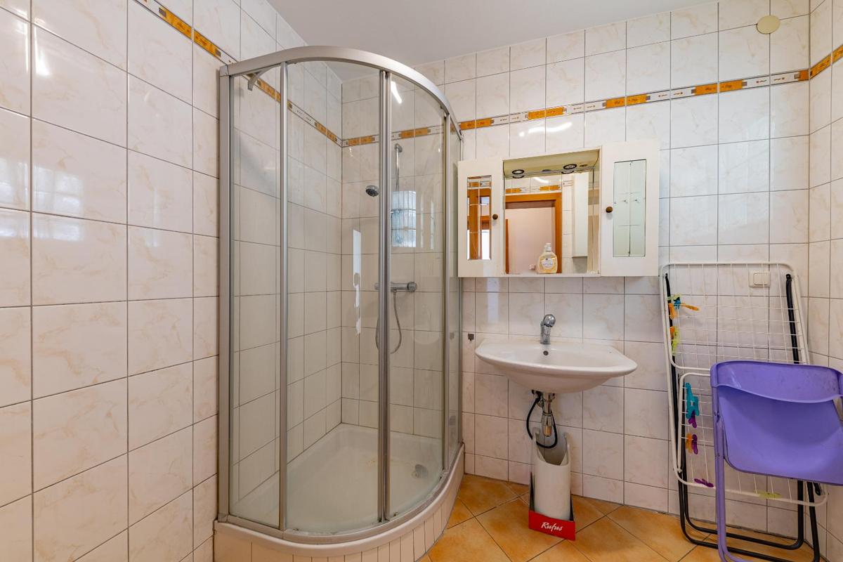 Wohnung 1: Bad