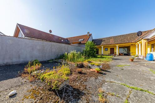 WEINVIERTLER STRECKHOF MIT 2700 m2 GRUND! TIERHALTUNG MÖGLICH!