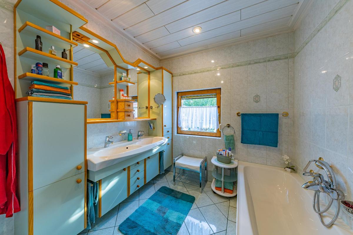 Badezimmer 2.OG
