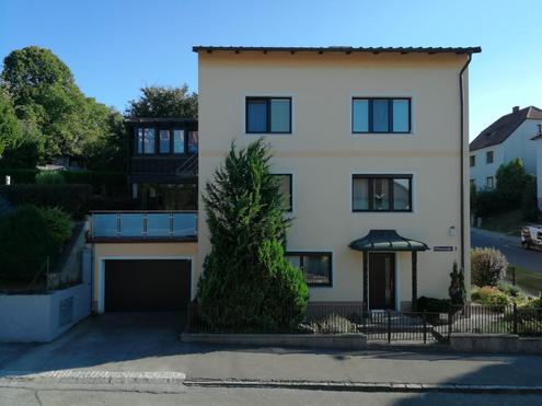 Ihr privates Wohnparadies - Stilvolles Zuhause mit Pool, Balkon, Doppelgarage &amp; 2 Winterg�rten!