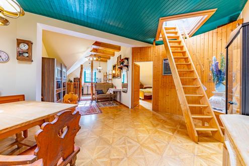 Hervorragende Lage trifft modernen Wohnkomfort!  WOHNUNG MIT DACHTERRASSE &amp; WEINKELLER