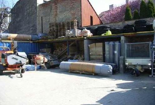 BAUGRUND MITTEN  IM ZENTRUM VON STREBERSDORF mit Altbestand