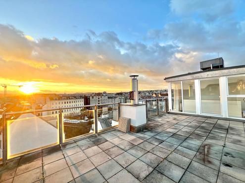 360° TOUR // PENTHOUSE mit TERRASSE und BALKON