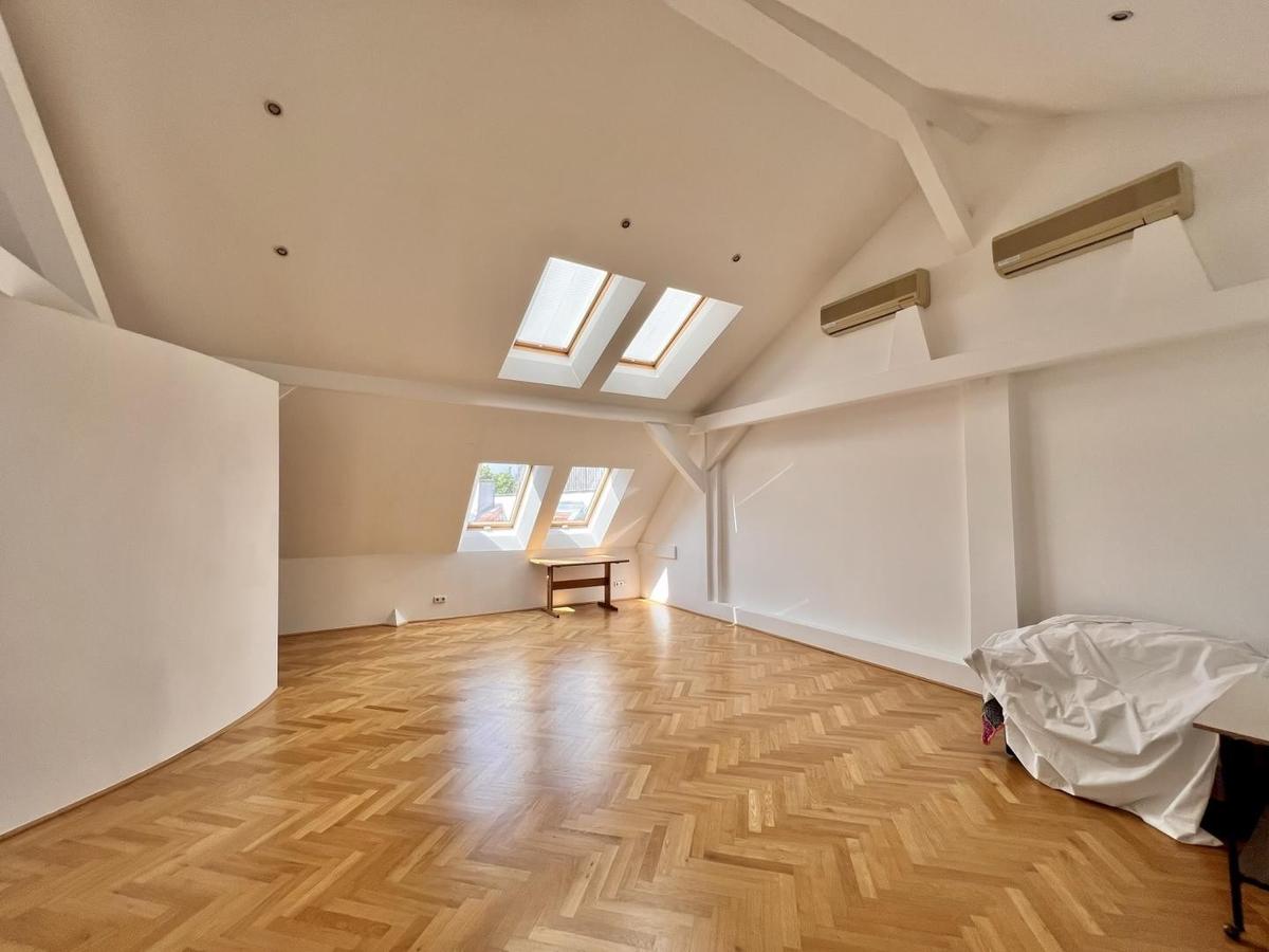 Studio im Dachgescho