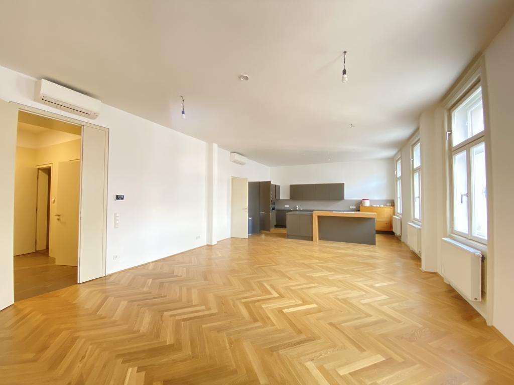 Wohnzimmer & Kche