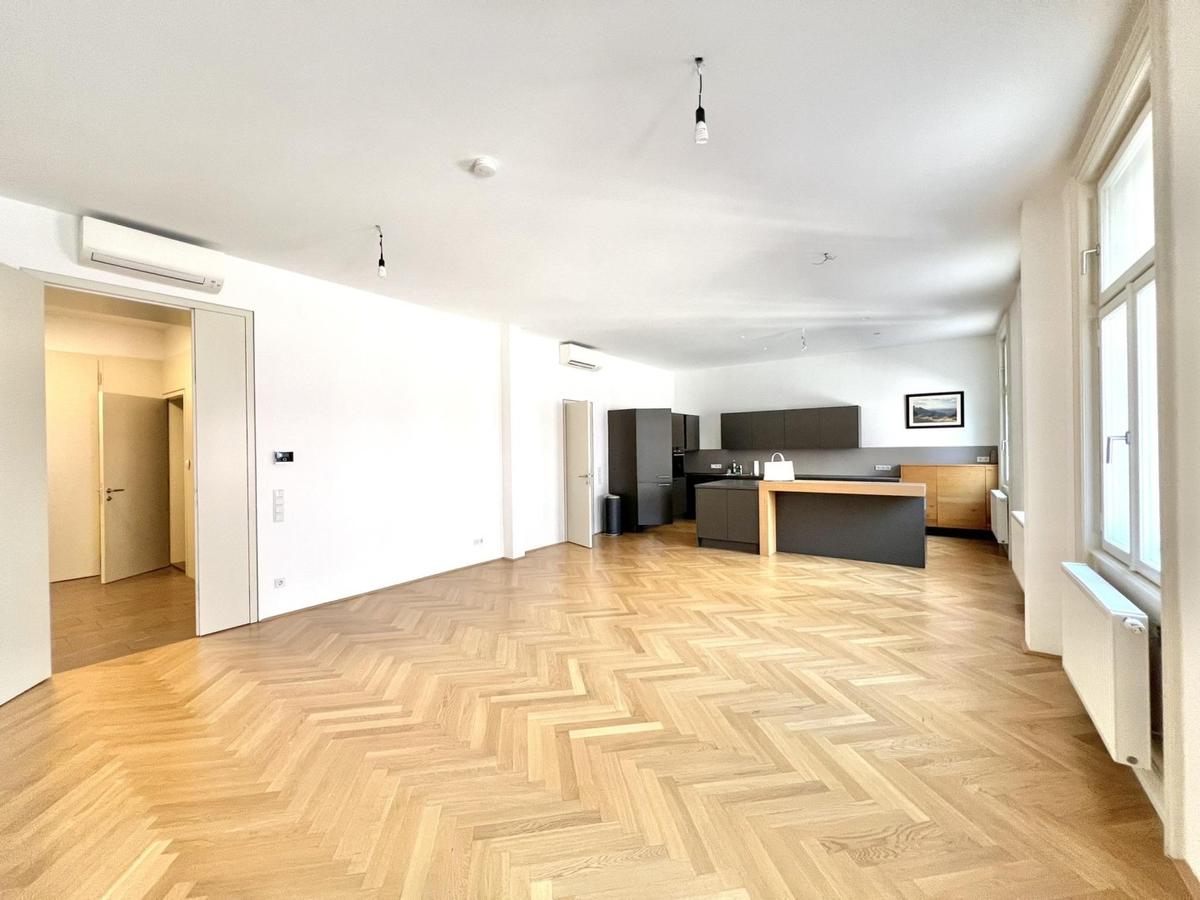 Wohnzimmer & Kche