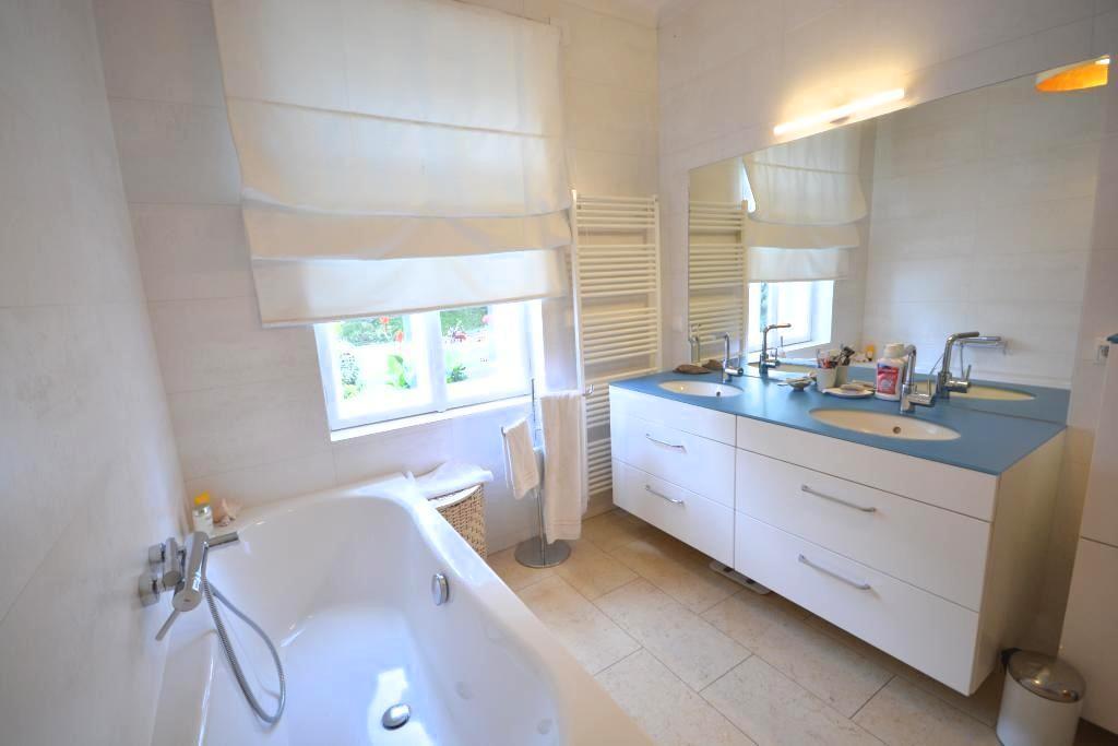 Badezimmer (Hochparterre)