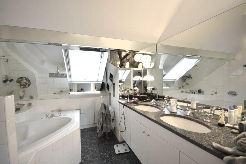 Badezimmer (Dachgescho)