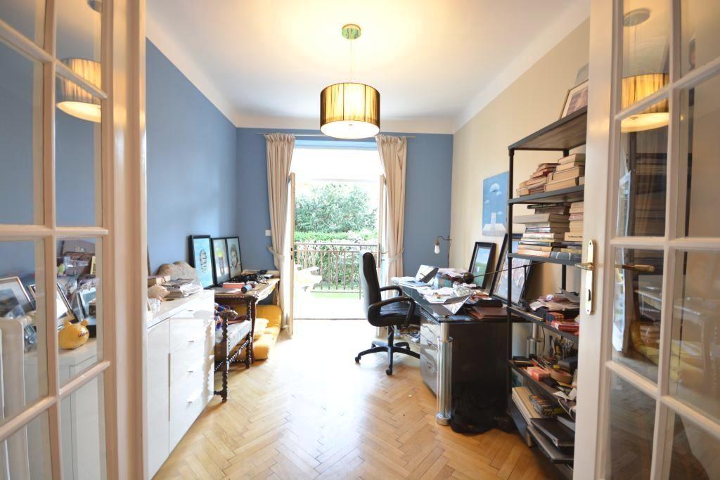 Kinder-/ Arbeitszimmer (Hochparterre)