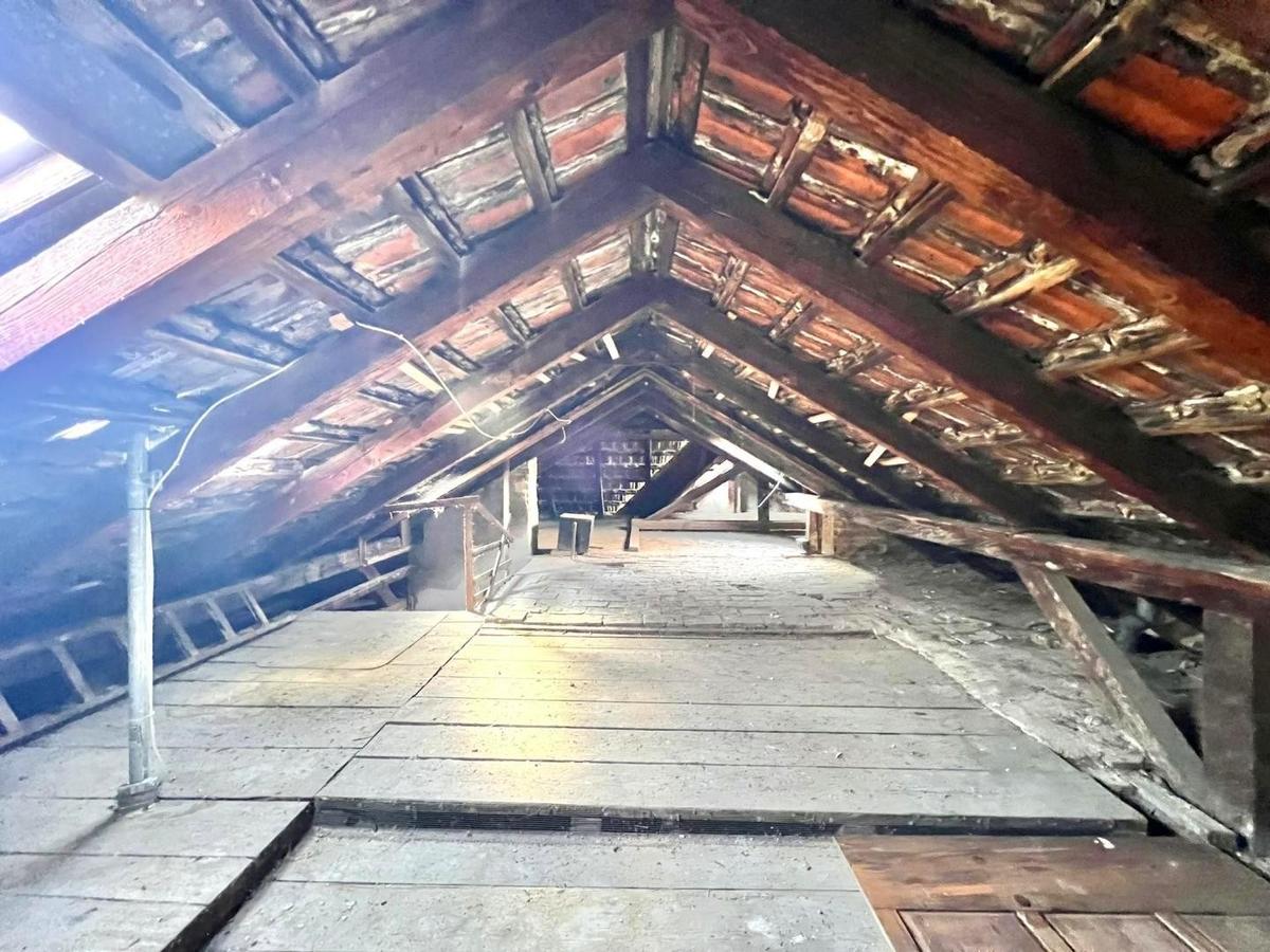 unausgebauter Dachboden