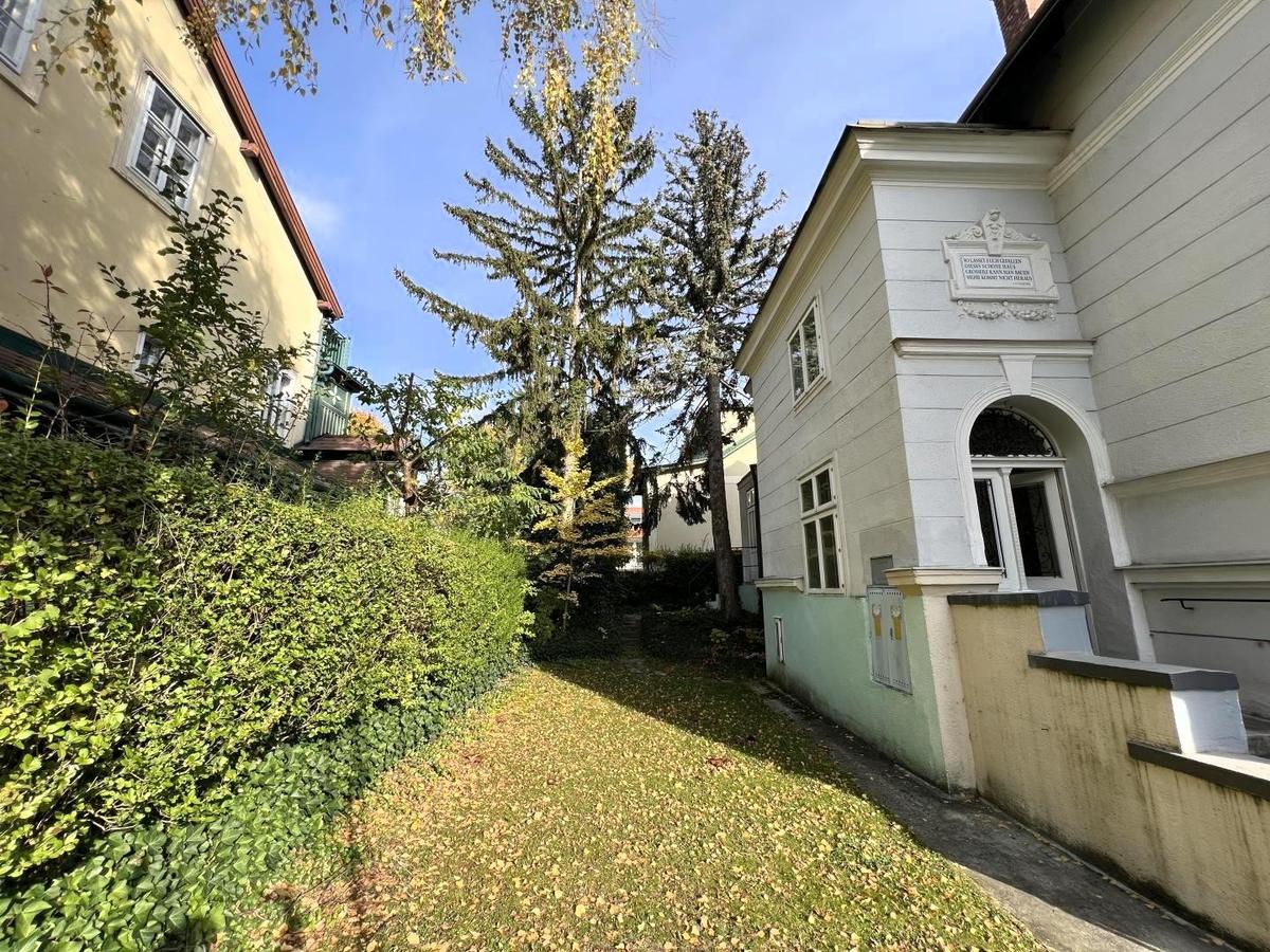 seitlicher Garten