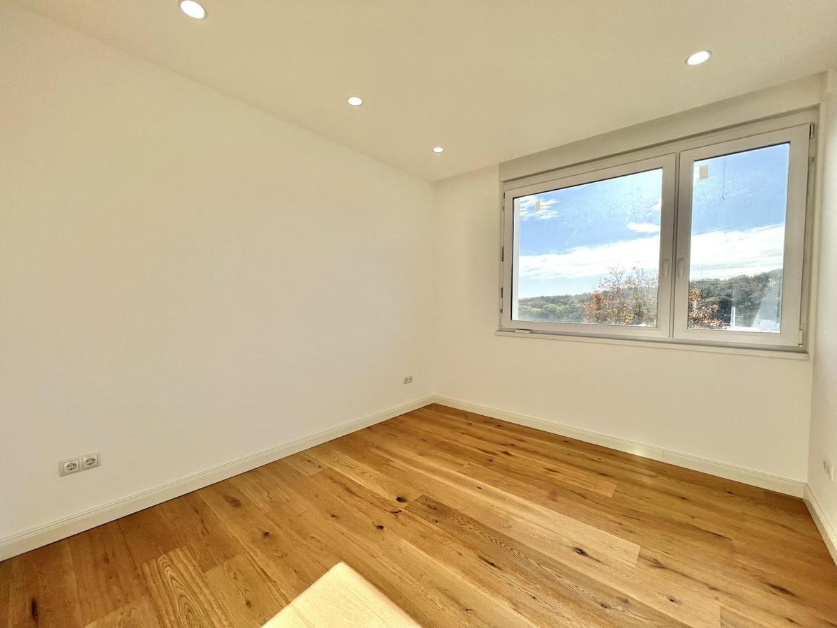 Schlafzimmer  1