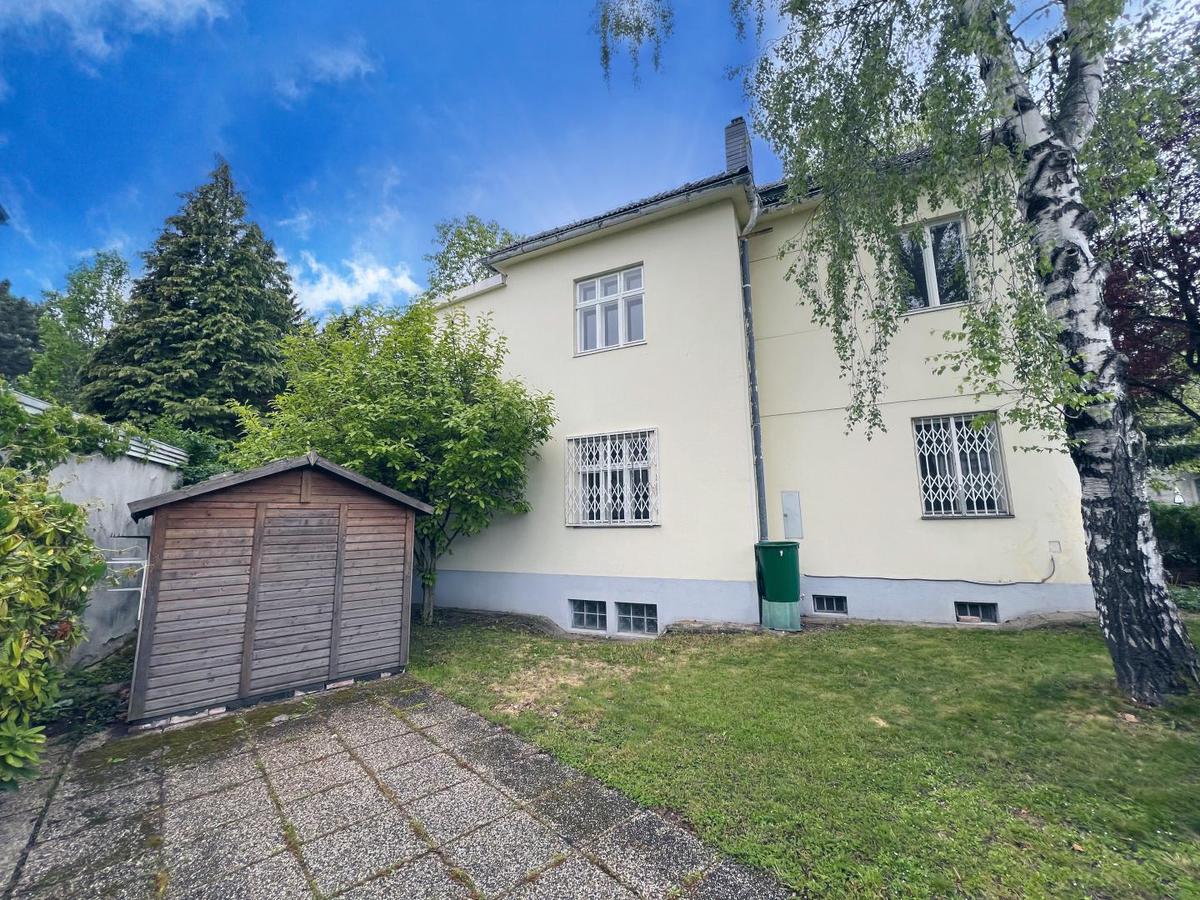 Haus & parkplatz