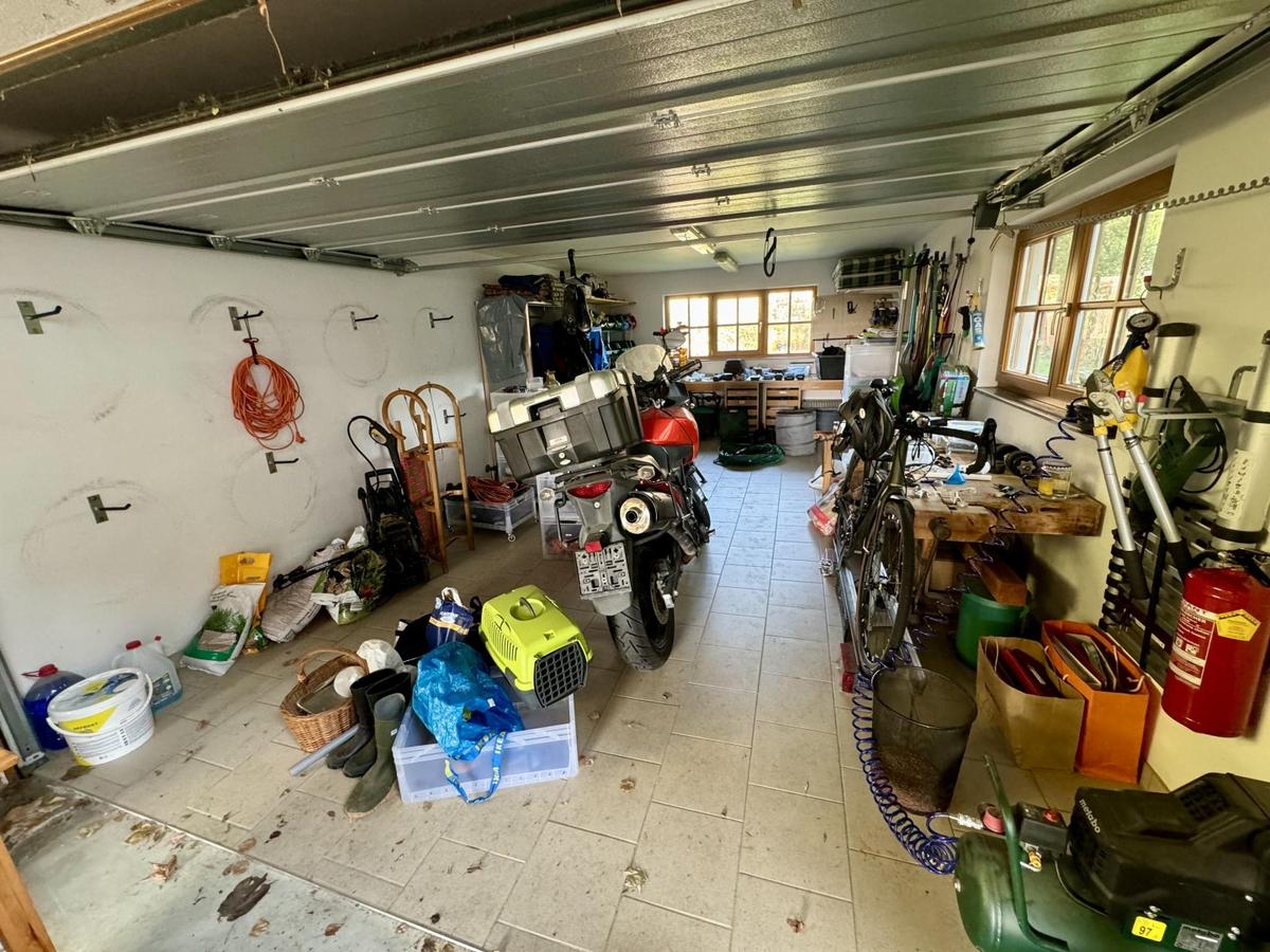 19 Garage