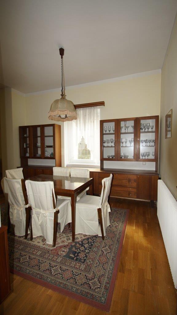 12 Esszimmer