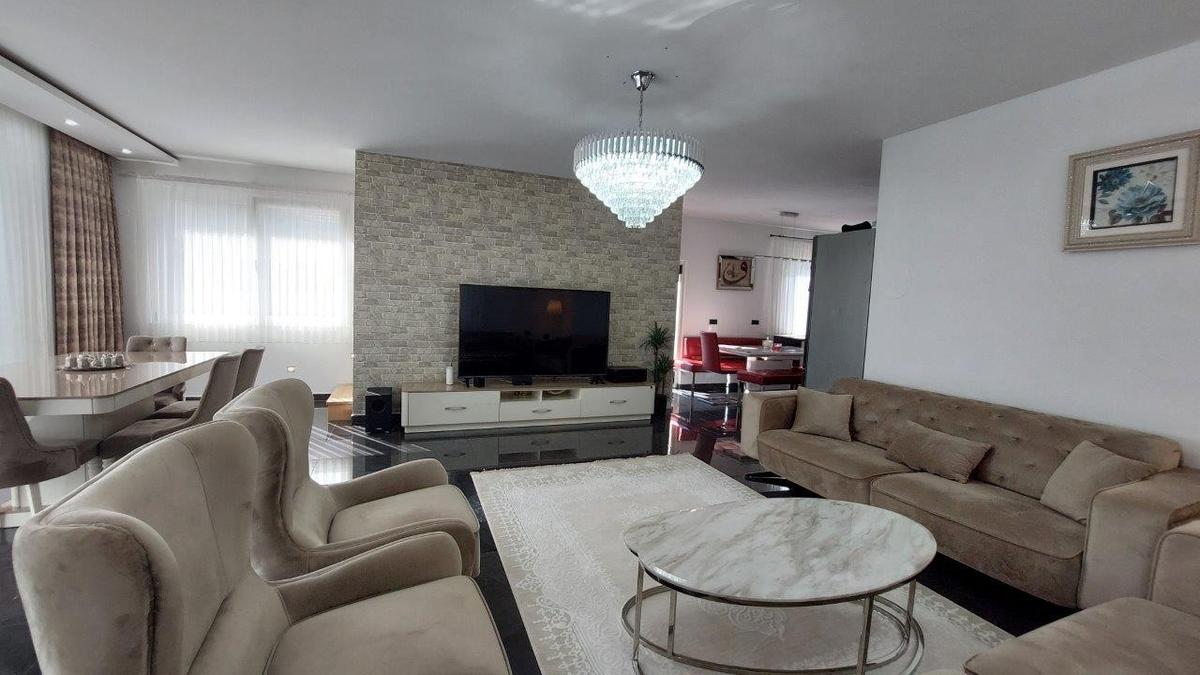 2 Wohnzimmer 1220