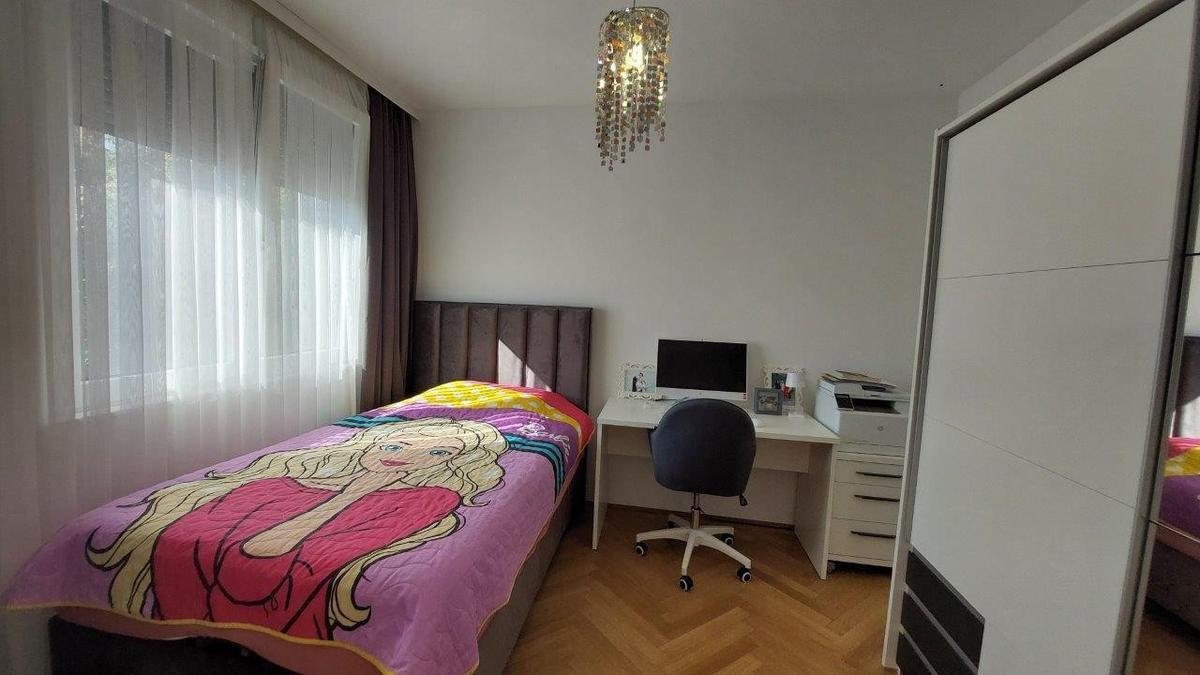 19 Mdchenzimmer OG