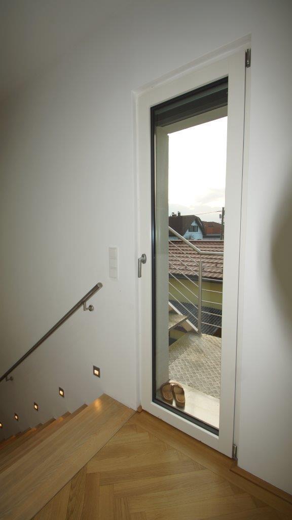 23 Ausgang zur Aussenstiege Dachterrasse