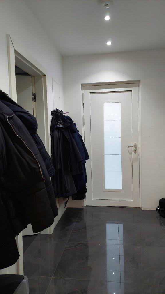37 Vorzimmer Hauseingang