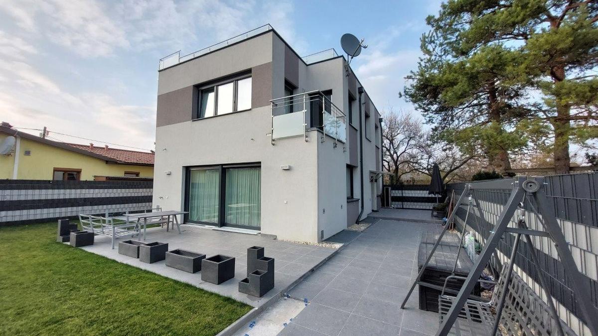 40 Hausansicht Eingangsbereich