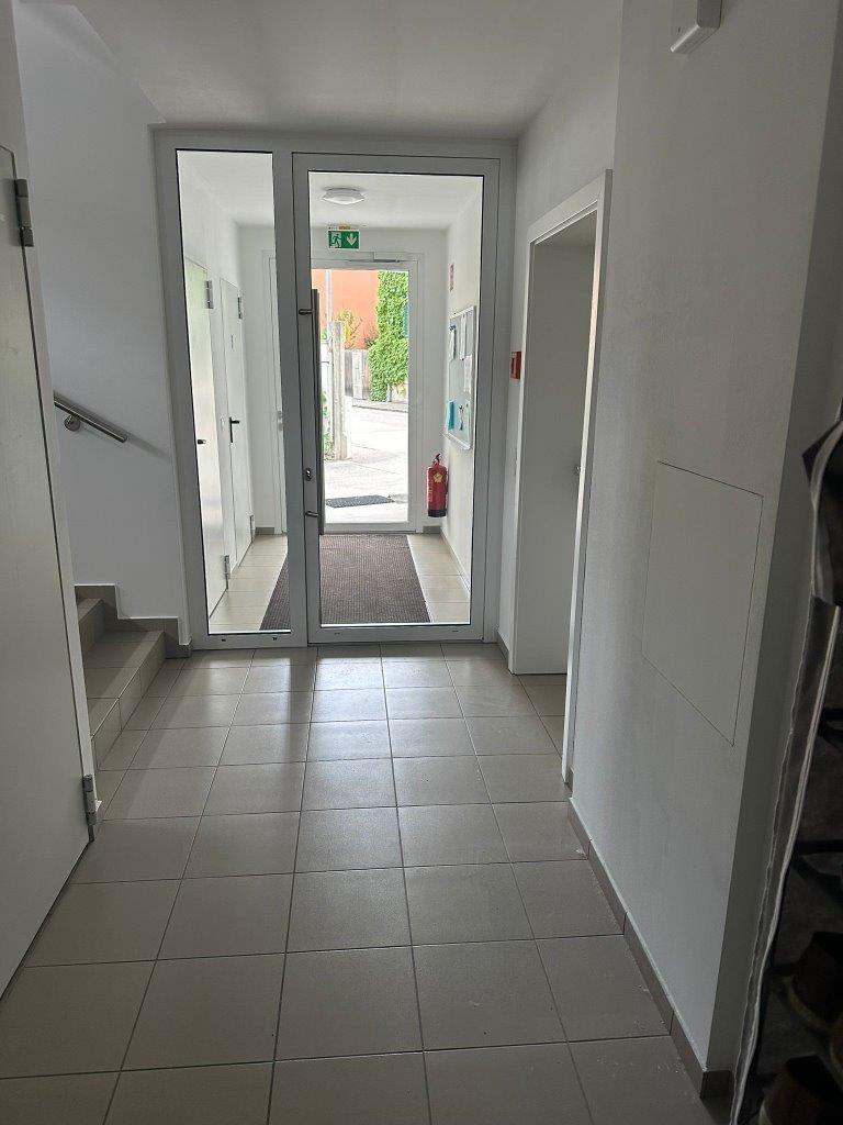 19 Eingangsbereich Wohnhaus 2700