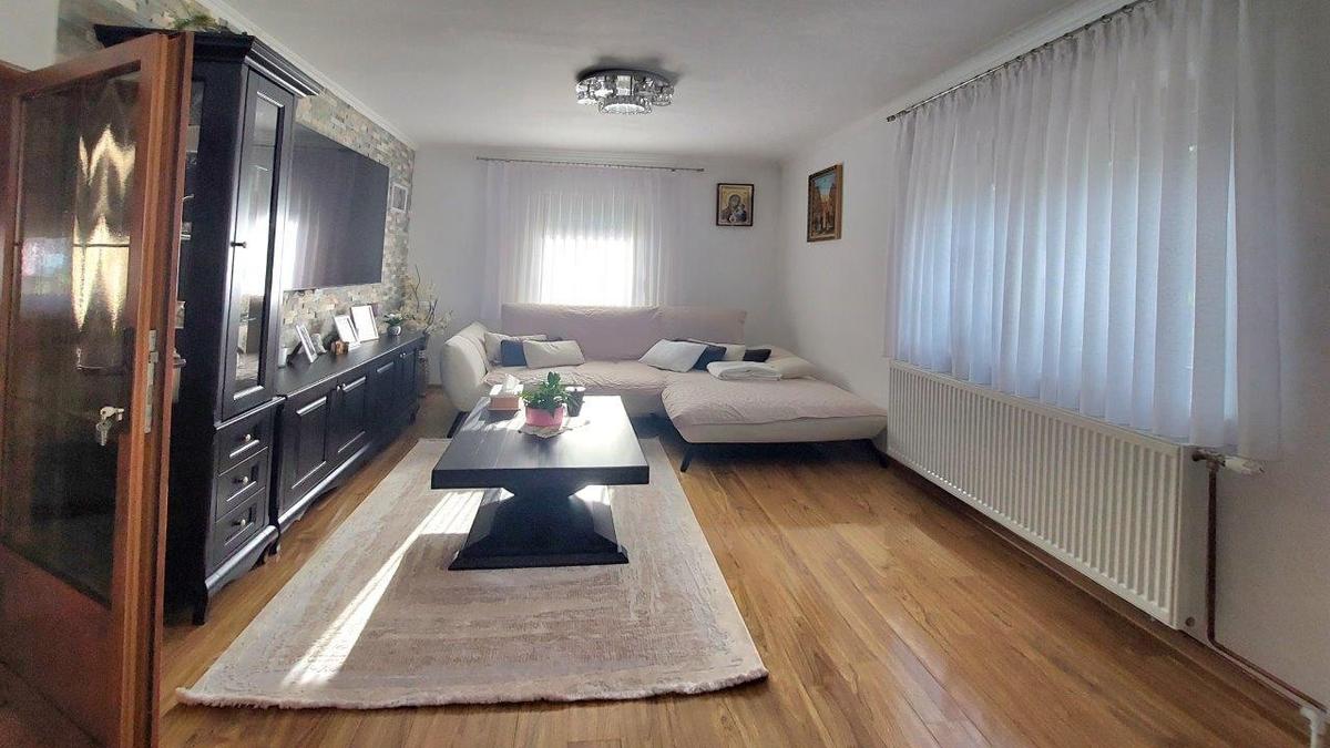 8 Wohnzimmer 2571