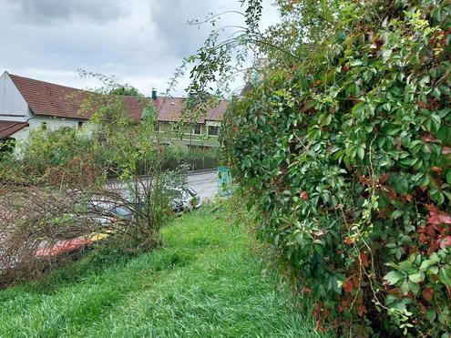 Grosses Grundst�ck mit bewilligtem Projekt!