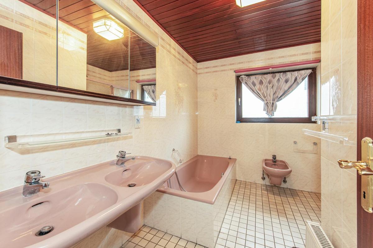 Badezimmer EG