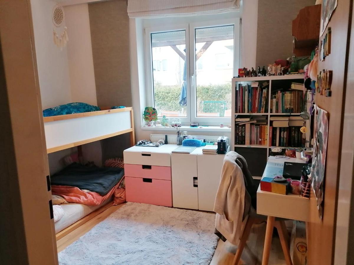 06. Zimmer mit Schrankraum