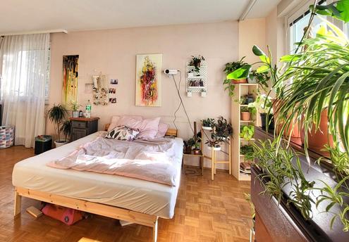 ZENTRALE GELEGENE 3-4 ZIMMER EIGENTUMSWOHNUNG MIT LOGGIA UND GEMEINSCHAFTSPOOL